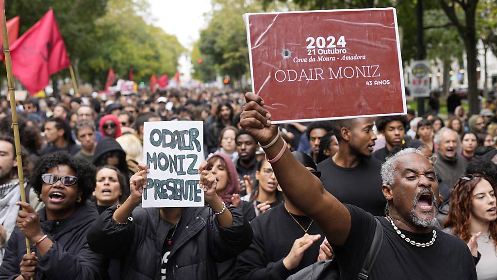 Demo und Brände nach Tod eines schwarzen Mannes in Lissabon