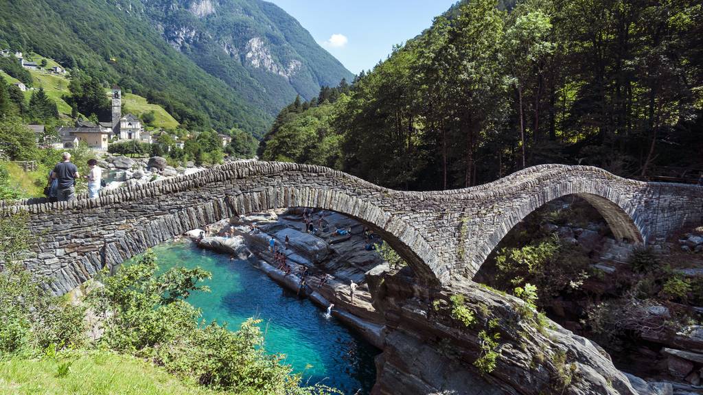 Ponte dei salti in Lavertezzo (Verzasca-Tal)