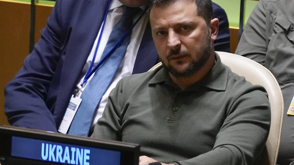 Wolodymyr Selenskyj, Präsident der Ukraine, nimmt an der 78. Sitzung der Generalversammlung der Vereinten Nationen teil. Foto: Seth Wenig/AP/dpa