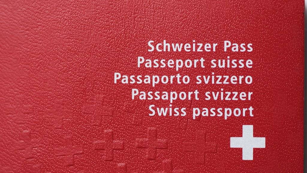 Seit einem Jahr können sich Ausländerinnen und Ausländer der dritten Generation erleichtert einbürgern lassen. Bisher haben 309 Personen über diesen Weg die Schweizer Staatsbürgerschaft erhalten.