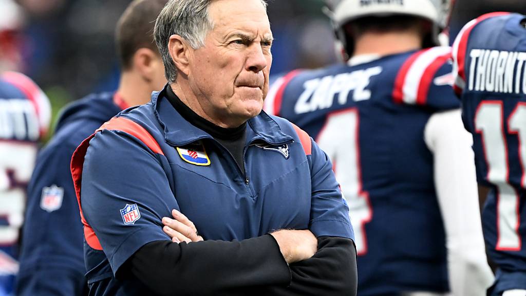 Bill Belichick, seit 24 Jahren Trainer der New England Patriots, schaut grimmig