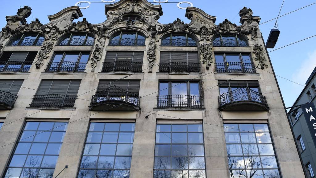 Das denkmalgeschützte Geschäftshaus «Corso» beim Bellevue in Zürich muss umfassend saniert werden. Der Mietvertrag mit der Kinobetreiberin «blue Entertainment AG» wurde per Baubeginn aufgelöst. (Archivbild)