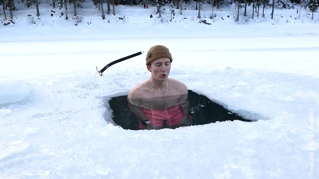 Andri Ragettli badet eine halbe Stunde im zugefrorenen Caumasee