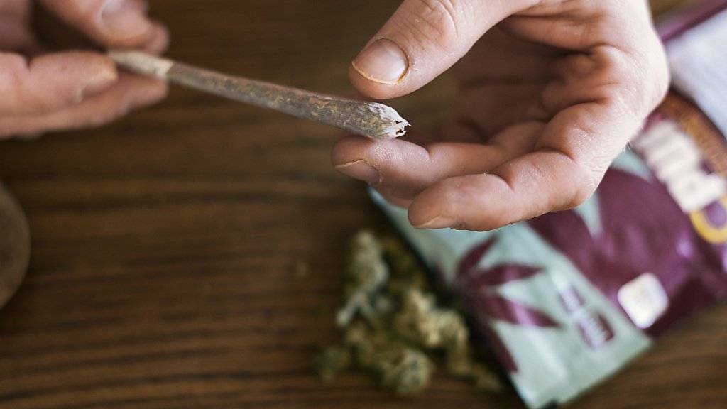 Die Legalisierung des Konsums von Cannabis wird wieder einmal zum Thema auf Bundesebene. Eine entsprechende Initiative wurde lanciert. (Symbolbild)