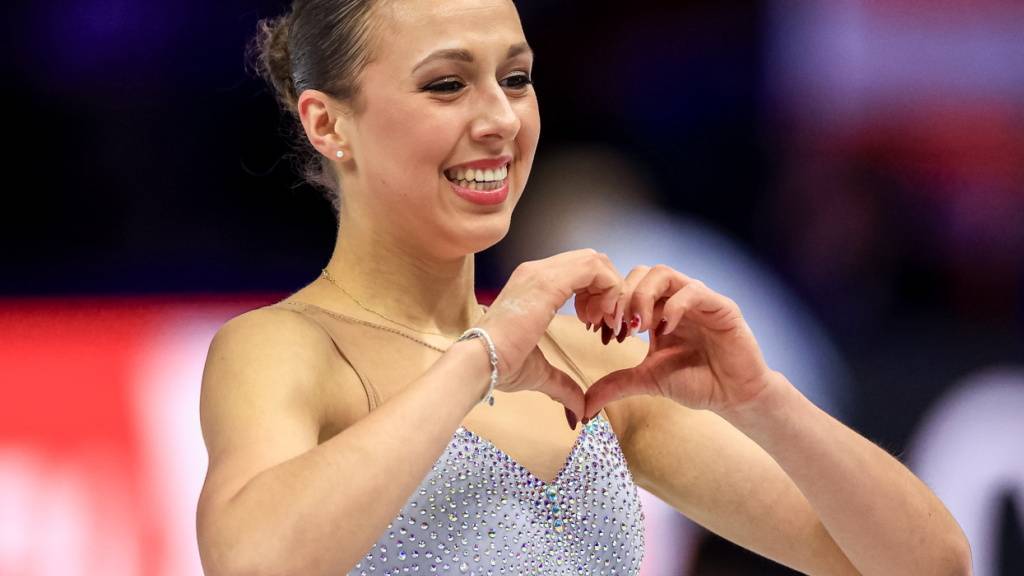 Livia Kaiser freut sich nach ihrer Kür an der WM in Prag