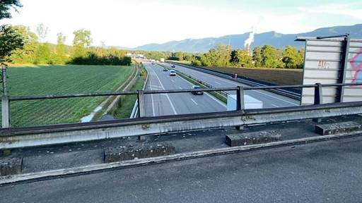 Wieder Steinwürfe auf Autobahn A5 – drei Jugendliche festgenommen