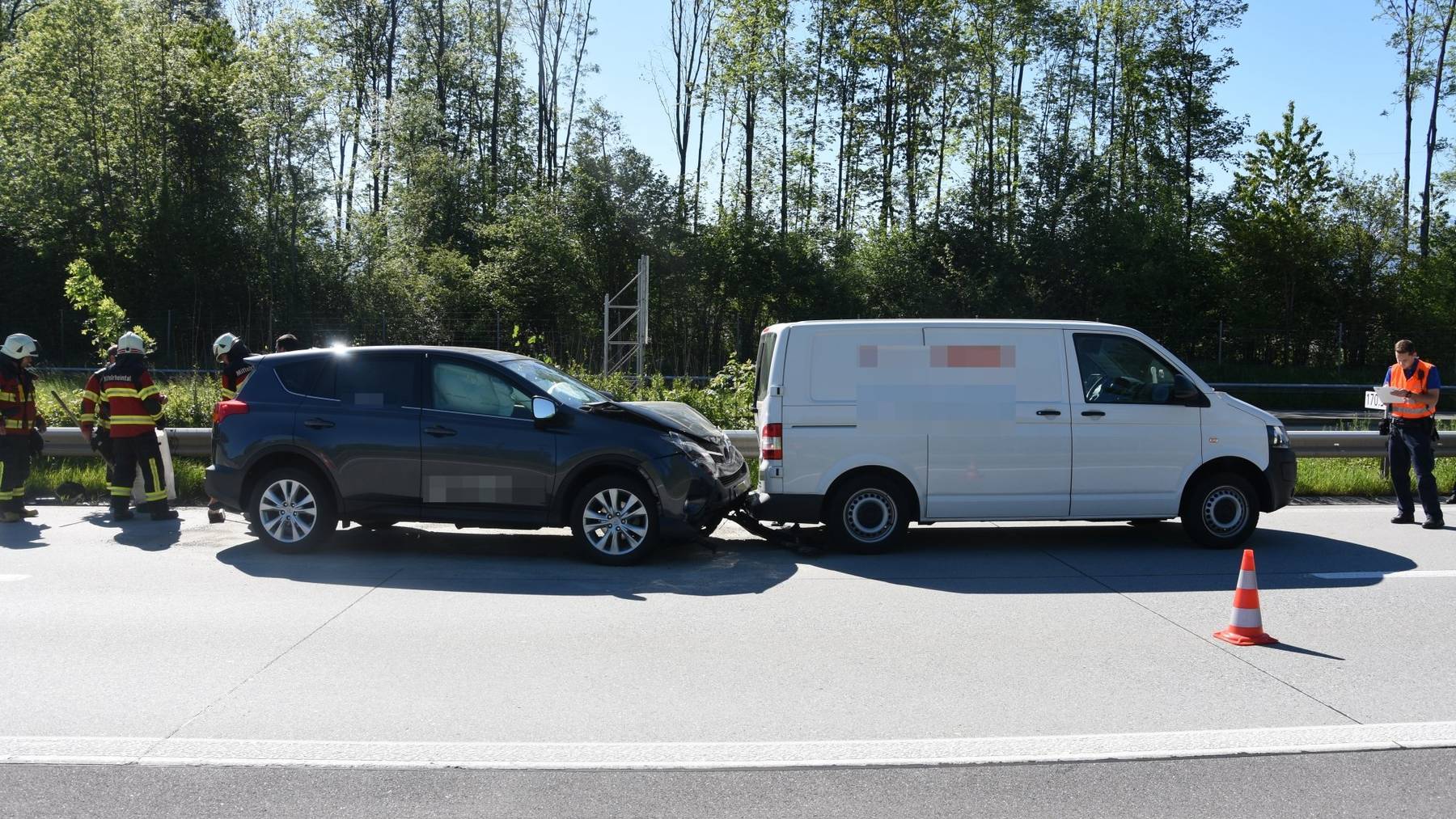 In Oberriet kam es zu einer Auffahrkollision zwischen einem Auto und einem Lieferwagen