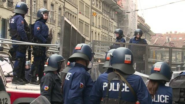 Grossaufgebot bei Antifa-Demo