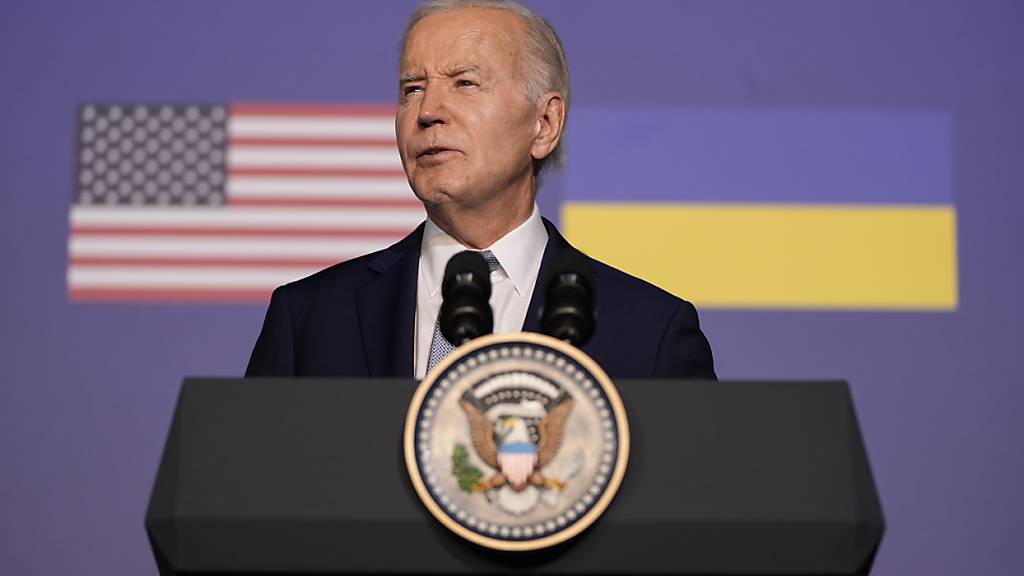 US-Präsident Joe Biden spricht nach der Unterzeichnung eines bilateralen Sicherheitsabkommens am Rande des G7-Gipfels. Foto: Alex Brandon/AP