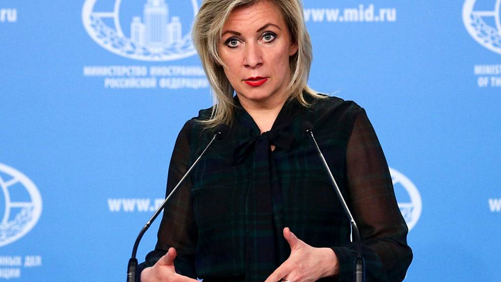 HANDOUT - Dieses vom Pressedienst des russischen Außenministeriums veröffentlichte Foto zeigt Maria Sacharowa, die Sprecherin des russischen Außenministeriums, während eines Briefings über Außenpolitik. Foto: ---/AP/dpa