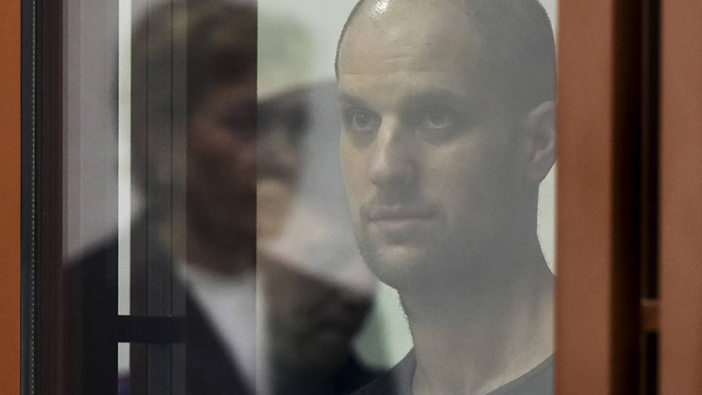 Der Wall-Street-Journal-Reporter Evan Gershkovich wurde in Russland zu 16 Jahren Haft verurteilt. Foto: Dmitri Lovetsky/AP/dpa