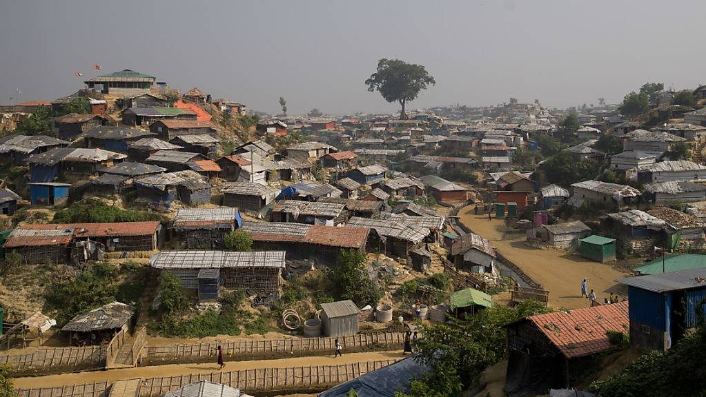 Die staatenlosen Rohingya-Flüchtlinge im Lager in Cox's Bazar in Bangladesch erhalten keine SIM-Karten mehr. Grund: Sie können keine Identitätskarte vorweisen. (Archivbild)
