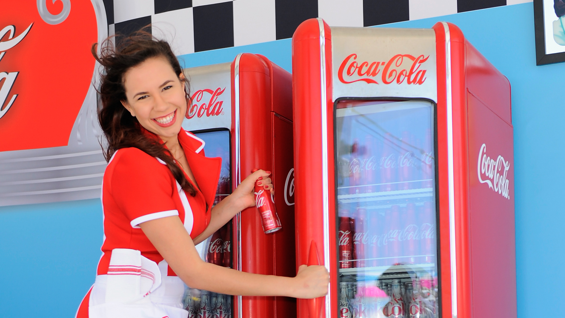Erstmals in der 130-jährigen Geschichte wird Cola ein einheitliches Design bekommen.