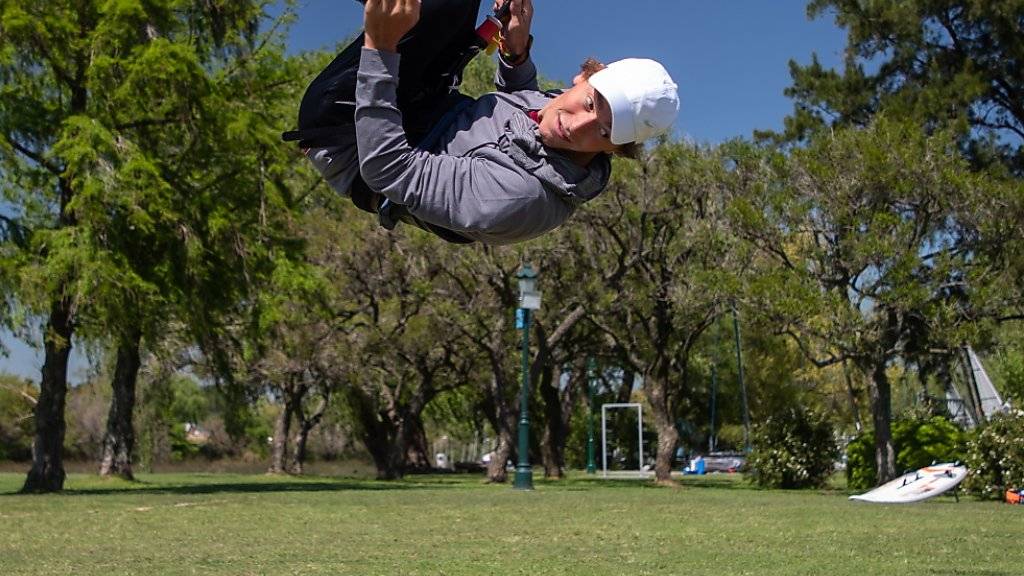 Kitesurfer Maxime Chabloz holt sich an Land den letzten Schliff für die Sommer-Jugendspiele in Buenos Aires