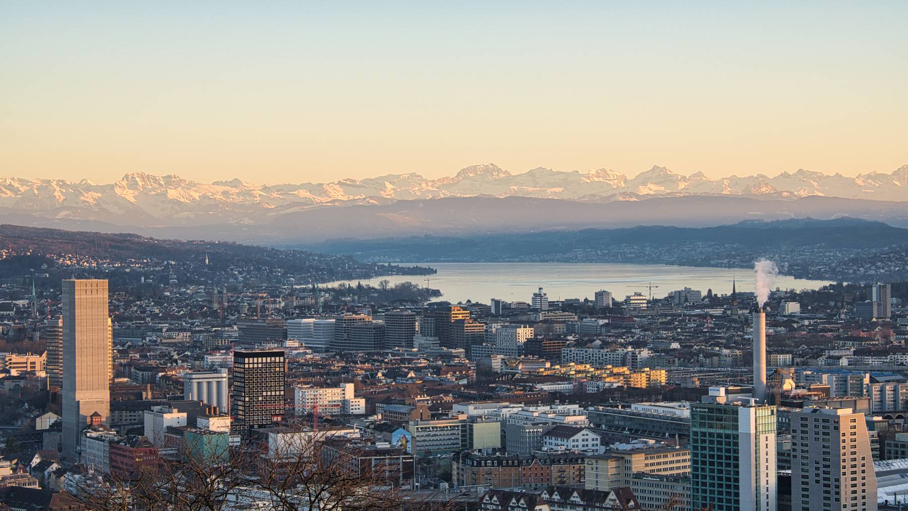 Stadt Zürich, fotografiert vom Aussichtspunkt Waid