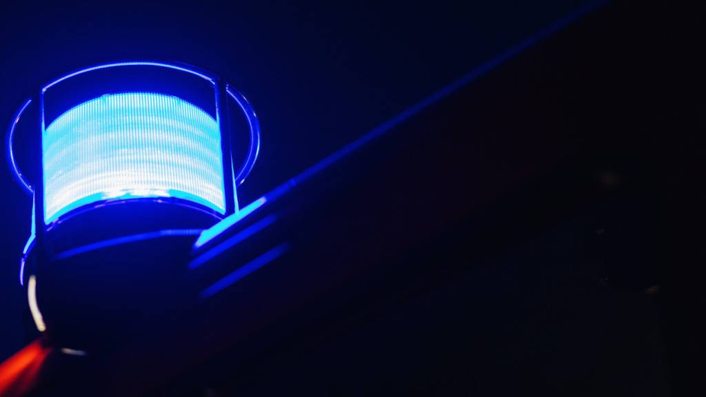 Die Feuerwehr rückte am Donnerstagabend wegen eines Autobrands in einer Tiefgarage in Winterthur aus. (Symbolbild)