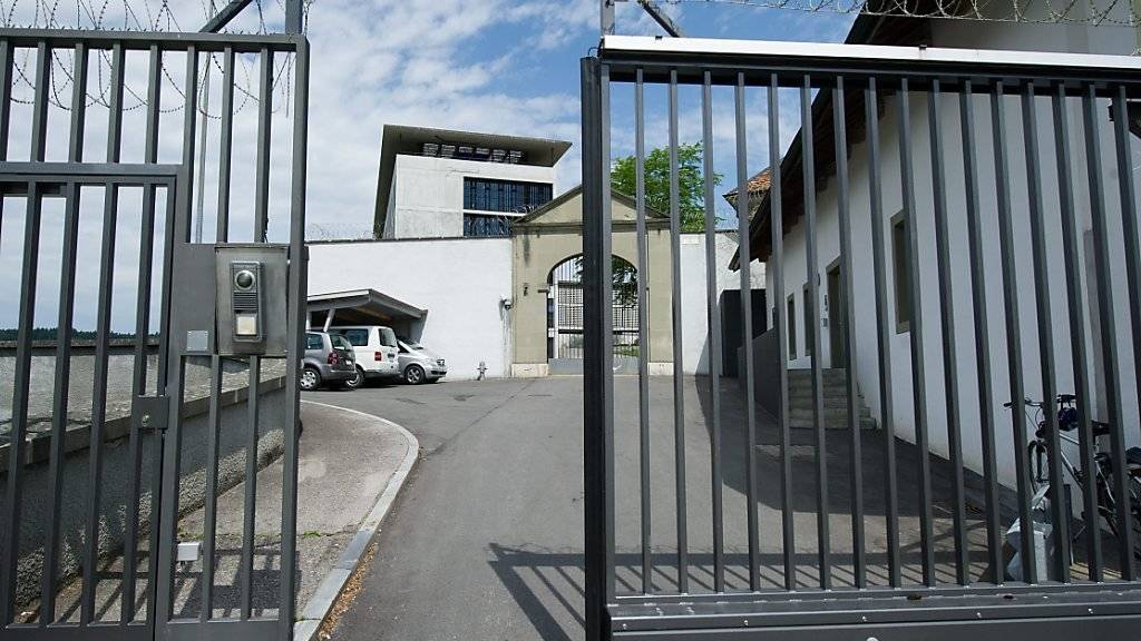 In der Strafanstalt Thorberg - hier der Haupteingang - sitzt der Somalier seine Strafe bereits ab. (Archivbild)