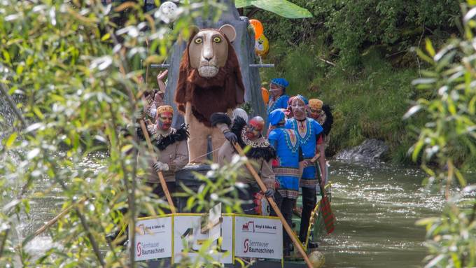 Ein buntes Spektakel auf zwei Flüssen