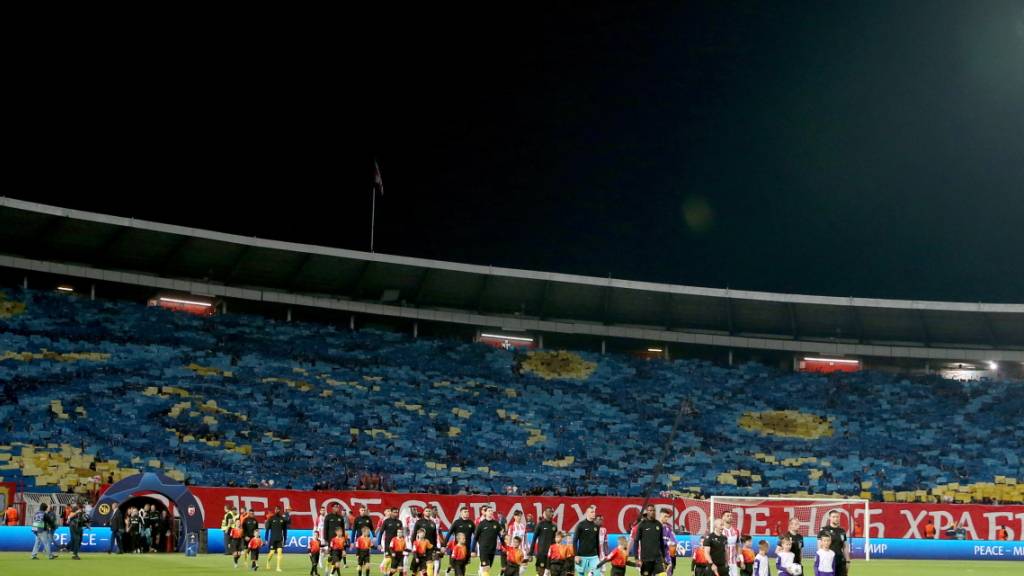 In Belgrad bleiben die Zuschauer-Ränge im Spiel Serbien - Deutschland leer