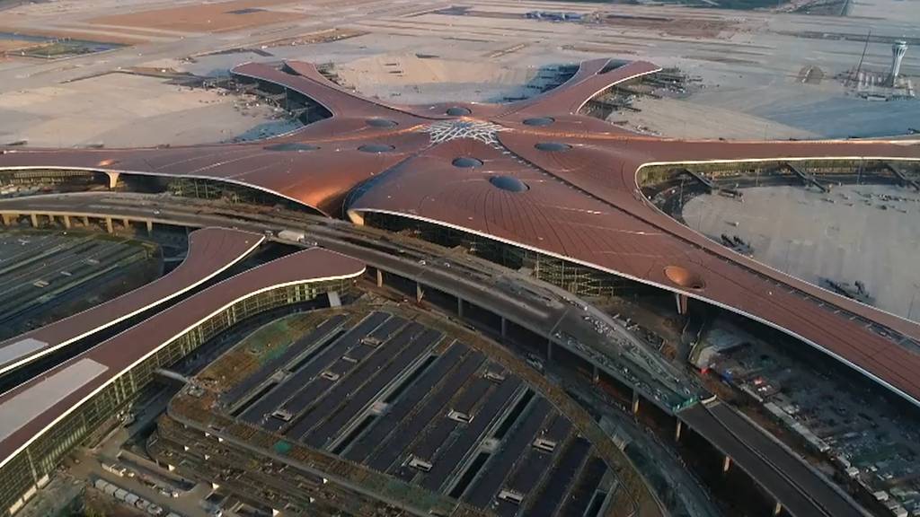 Mega-Flughafen in Peking eröffnet