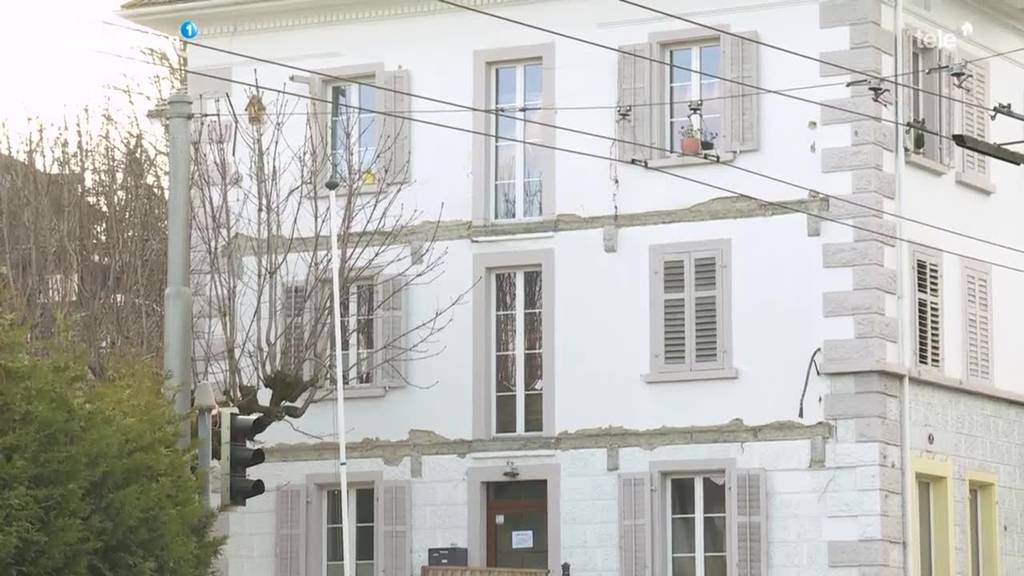 Zwei Balkone sind in Kriens von einem Haus abgefallen