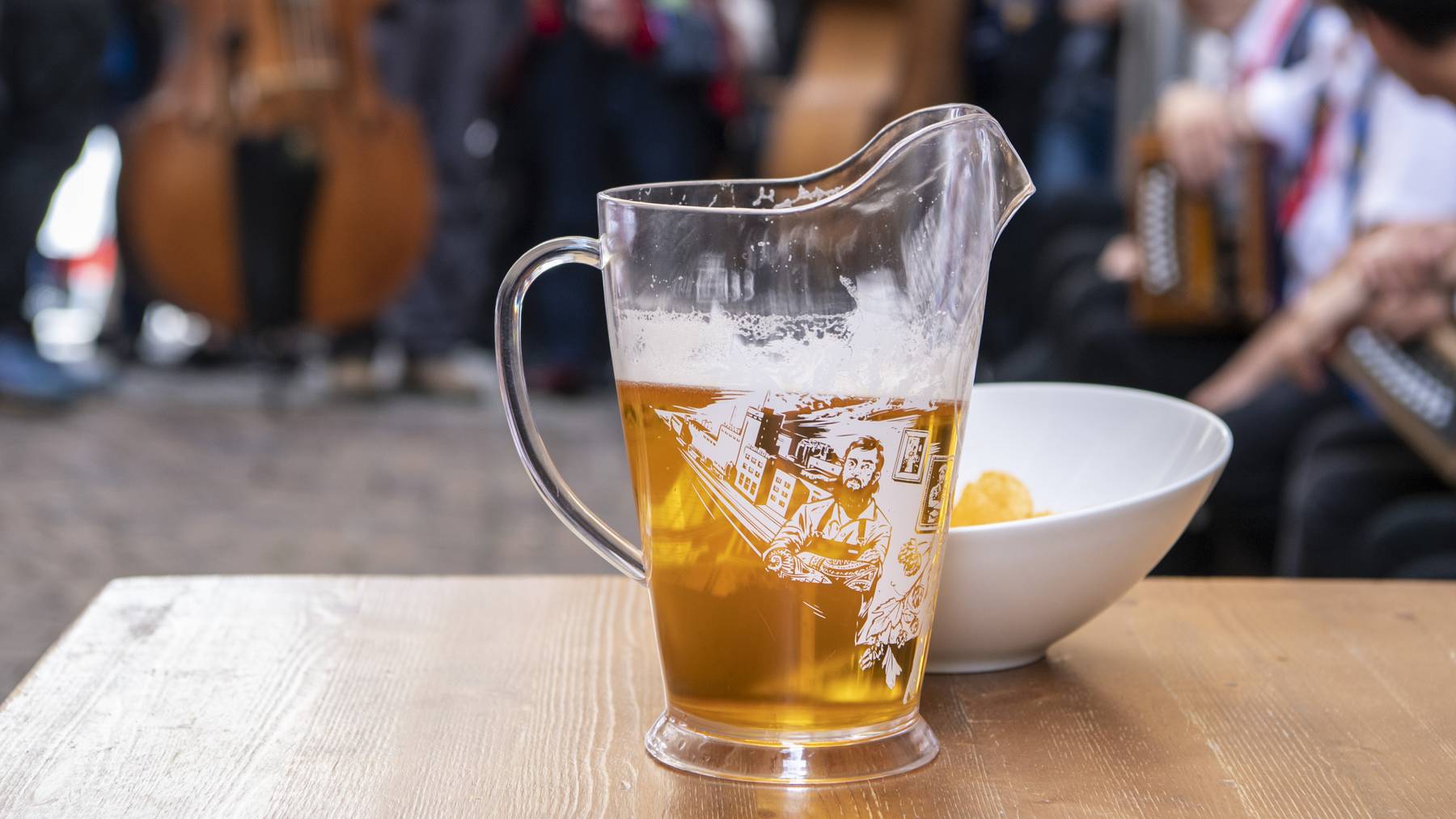 Im gesamten Biermarkt liegt der Anteil an alkoholfreiem Bier bei 6,1 Prozent. Im Vorjahr waren es noch 5,8 Prozent.