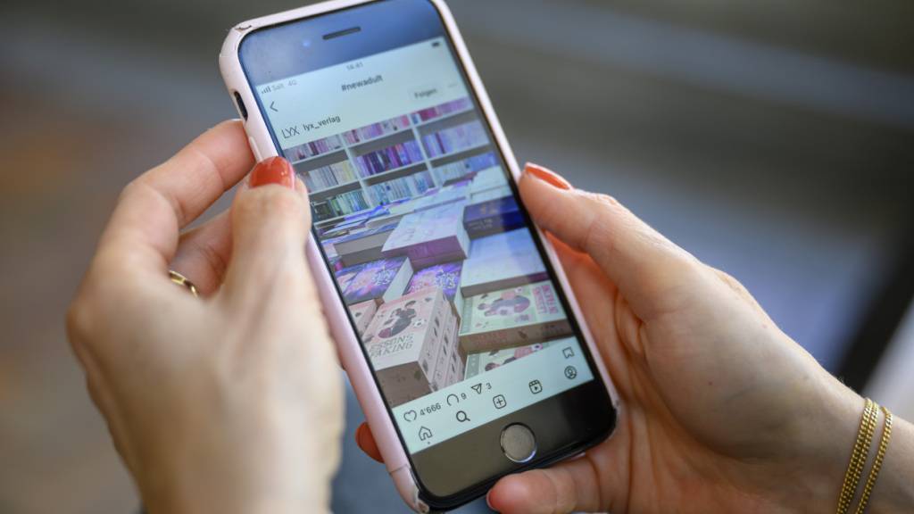 Laut einer Umfrage des Bundesamts für Statistik (BFS) zur Internetnutzung aus dem Jahr 2023 gaben 60 Prozent der 15- bis 29-Jährigen an, mit Hassrede im Internet konfrontiert zu sein. (Archivbild)