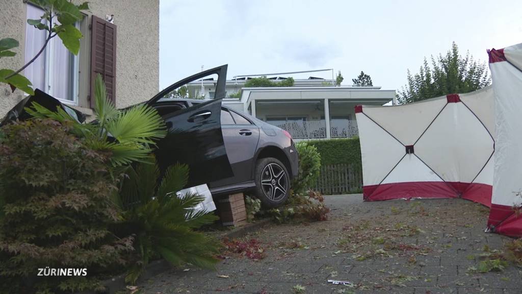 Zwei tote Jugendliche: 16-Jähriger kracht in Wohlen mit Auto in Haus