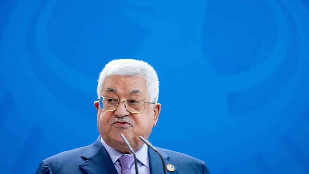 ARCHIV - Palästinenserpräsident Mahmud Abbas bei einer Pressekonferenz in Berlin. Foto: Kay Nietfeld/dpa