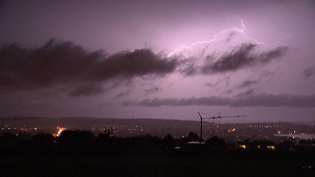 Heftige Gewitter mit vielen Blitzschlägen