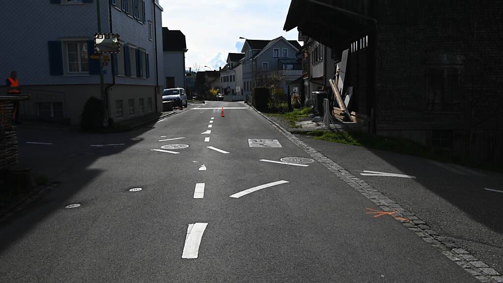 In Mogelsberg SG wurde ein neunjähriges Kind beim Zusammenstoss mit einem Auto schwer verletzt.