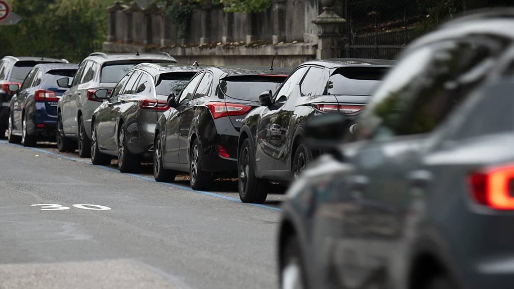 Der Luzerner Stadtrat schafft ein neues Parkplatzreglement für die städtischen Grundstücke im Finanz- und Verwaltungsvermögen. (Symbolbild)