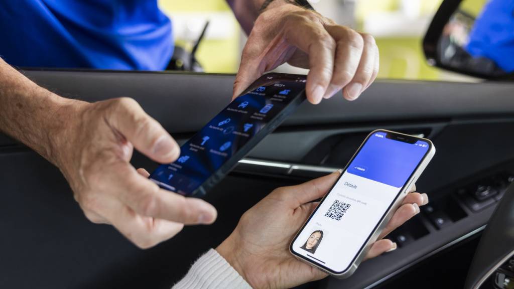 Der Lernfahrausweis ist im Kanton Schwyz nun auch elektronisch verfügbar. (Symbolbild)