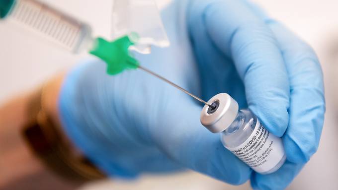 Glarner Apotheken dürfen neu gegen das Coronavirus impfen