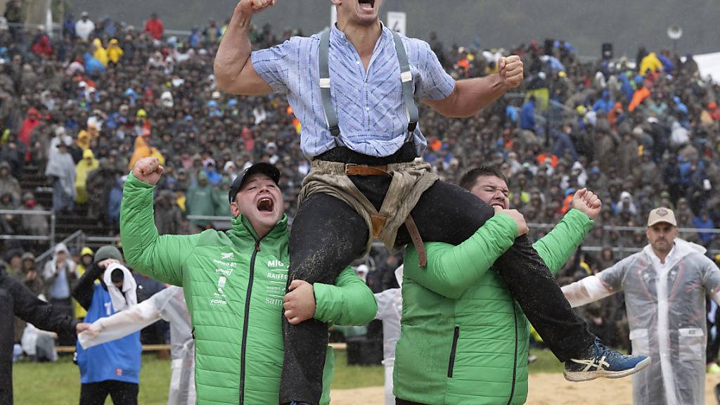 Samuel Giger jubelt euphorisch - Die Ausmarchung um seinen Schlussgang-Teilnehmer war weniger deutlich als der Festsieg des Thurgauers.