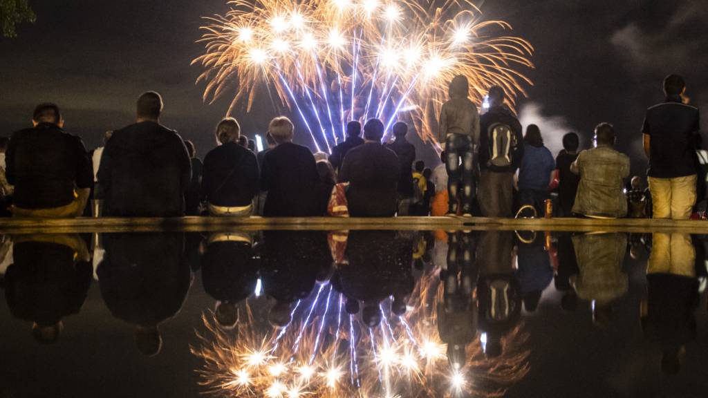 Das Feuerwerk in Rorschach, hier in einer Aufnahme von 2019, fällt dieses Jahr aus. (Archivbild)