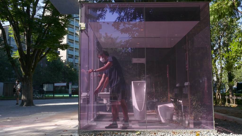 Durchsichtige Toiletten in Tokio!
