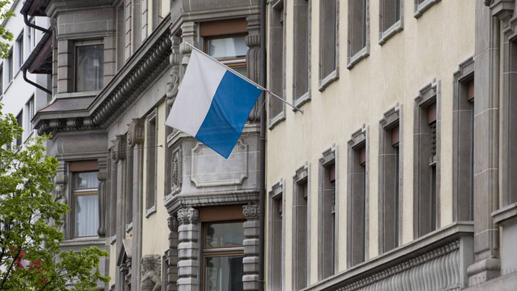In der Stadt Luzern sollen natürliche Pesonen mit einem tieferen Steuerfuss besteuert werden als juristische Personen, fordert die Finanz- und Geschäftsprüfungskommission. (Symbolbild)