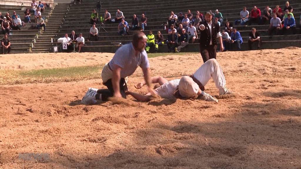 Oberländisches Schwingfest auf dem Brünig: Titelverteidiger Kämpf und Emmentaler Aeschbacher gewinnen