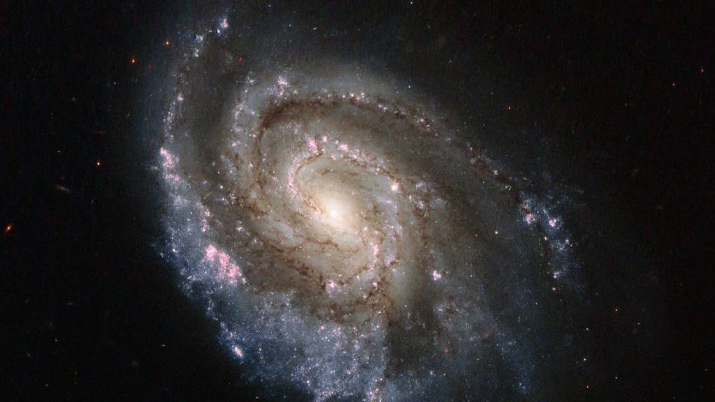 Sternenexplosionen in anderen Galaxien liegen einer Berechnungsmethode für die Hubble-Konstante zugrunde. Eine andere beruht auf kosmischer Hintergrundstrahlung. (Symbolbild)