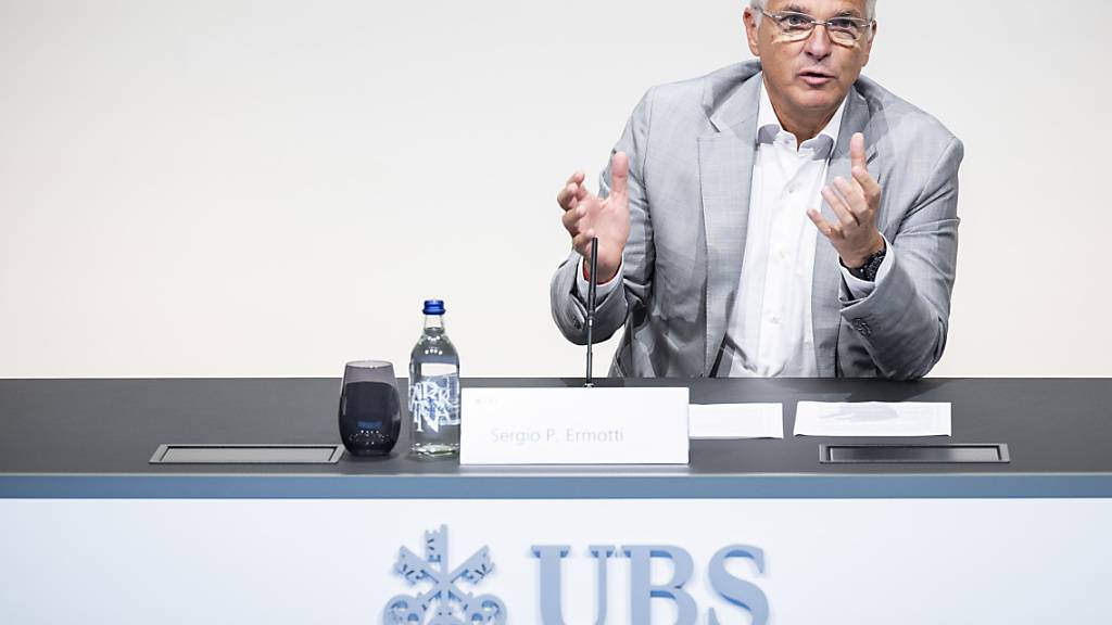 UBS-Chef Sergio Ermotti will die CS Schweiz vollständig in die UBS-Gruppe integrieren. Als Folge davon dürfte es hierzulande zu einem Abbau von insgesamt 3000 Stellen kommen.