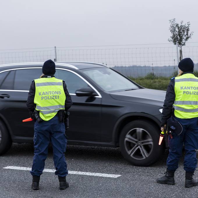 Grossaktion im Aargau: Polizei nimmt zwei Personen fest 