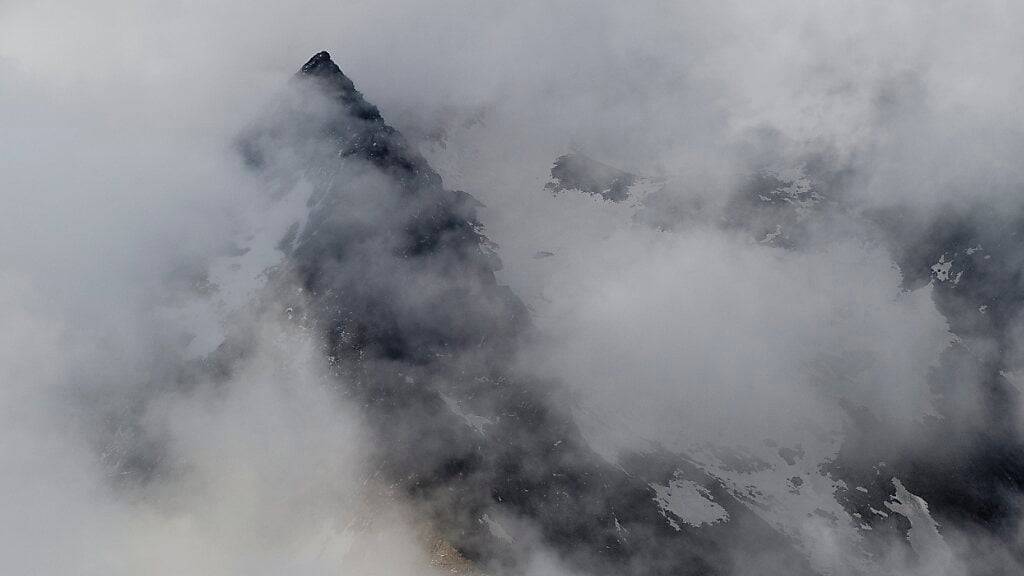 Das Lagginhorn bei Saas-Grund VS, wo am Mittwoch zwei Alpinisten abstürzten. (Archivbild)