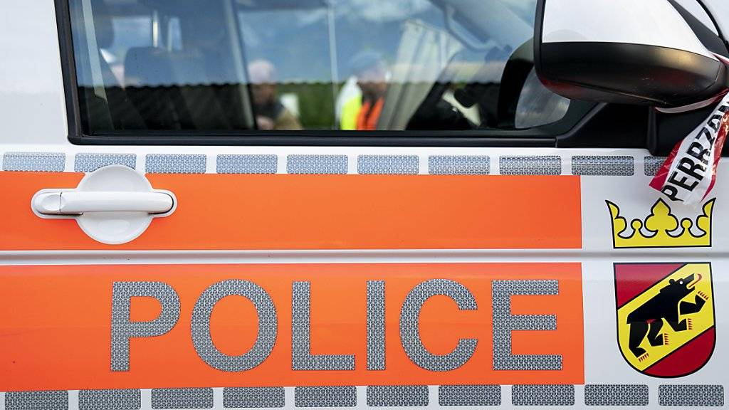 Eine Frau ist in Herzogenbuchsee BE durch Schüsse verletzt worden. Die Polizei konnte den mutmasslichen Täter festnehmen. (Archivbild)