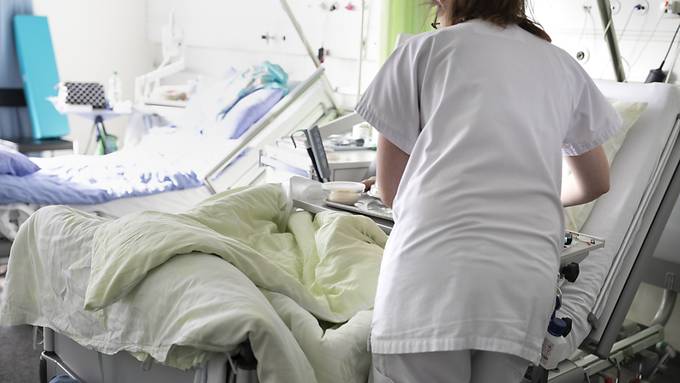 Personal entlasten: Arbeit in Spital oder Heim statt Schule 