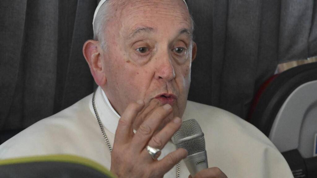 Nach dem Mordanschlag auf den ecuadorianischen Präsidentschaftskandidaten Fernando Villavicencio hat Papst Franziskus den Einsatz für Frieden in dem südamerikanischen Land gefordert. Foto: Uncredited/ANSA/AP/dpa