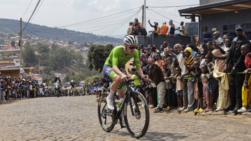 Mit einer eindrücklichen Solofahrt verteidigt Tadej Pogacar an der WM in Ruanda seinen Titel im Strassenrennen