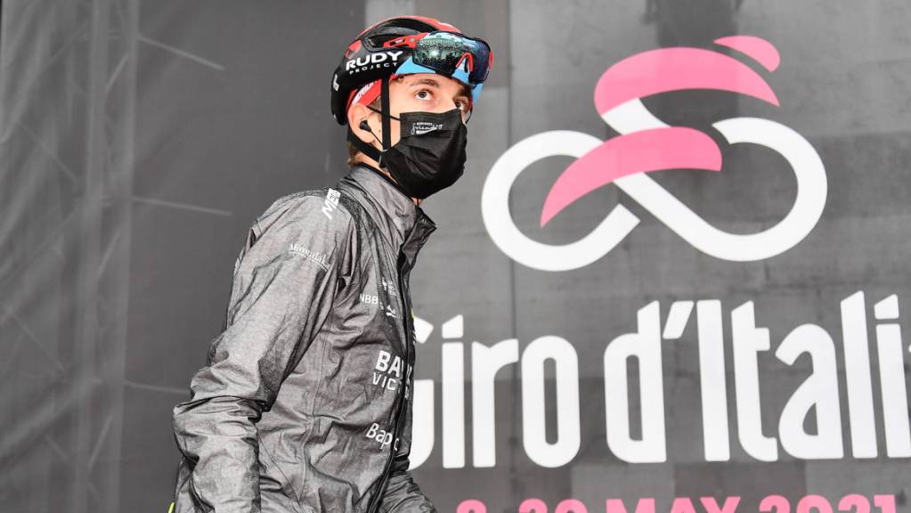 Gino Mäder kratzt am Giro d'Italia an einem Etappensieg und am Maglia rosa