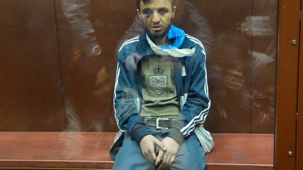 ARCHIV - Ein Tatverdächtiger des Terroranschlags auf die Konzerthalle Crocus City Hall in Moskau. Foto: Alexander Zemlianichenko/AP/dpa