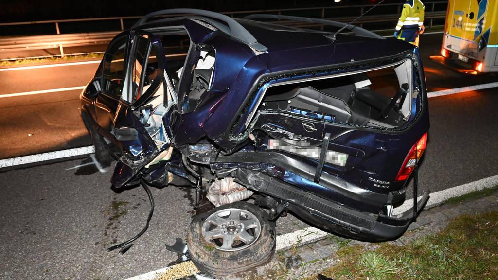 Auffahrkollision auf der Autobahn: 34-Jähriger wird schwer verletzt